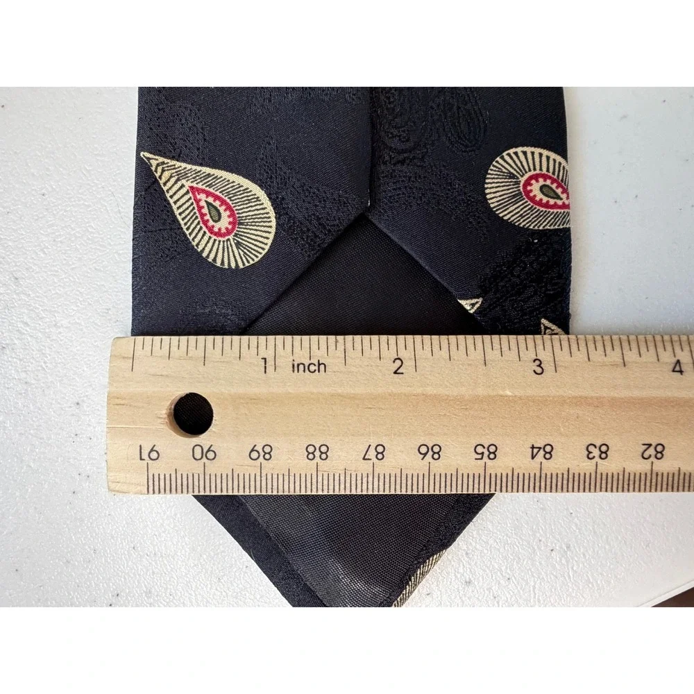 Hugo Boss VTG Mens Silk Tie Black Paisley Geometric Made in Italy Classic